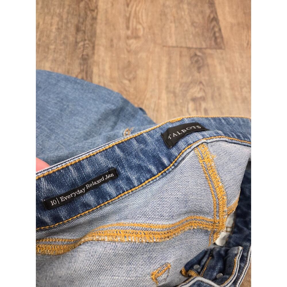 Talbots NWT Erie Wash Size 10 Everyday Relaxed Jeans Stretch Denim Button Fly - Picture 5 of 6